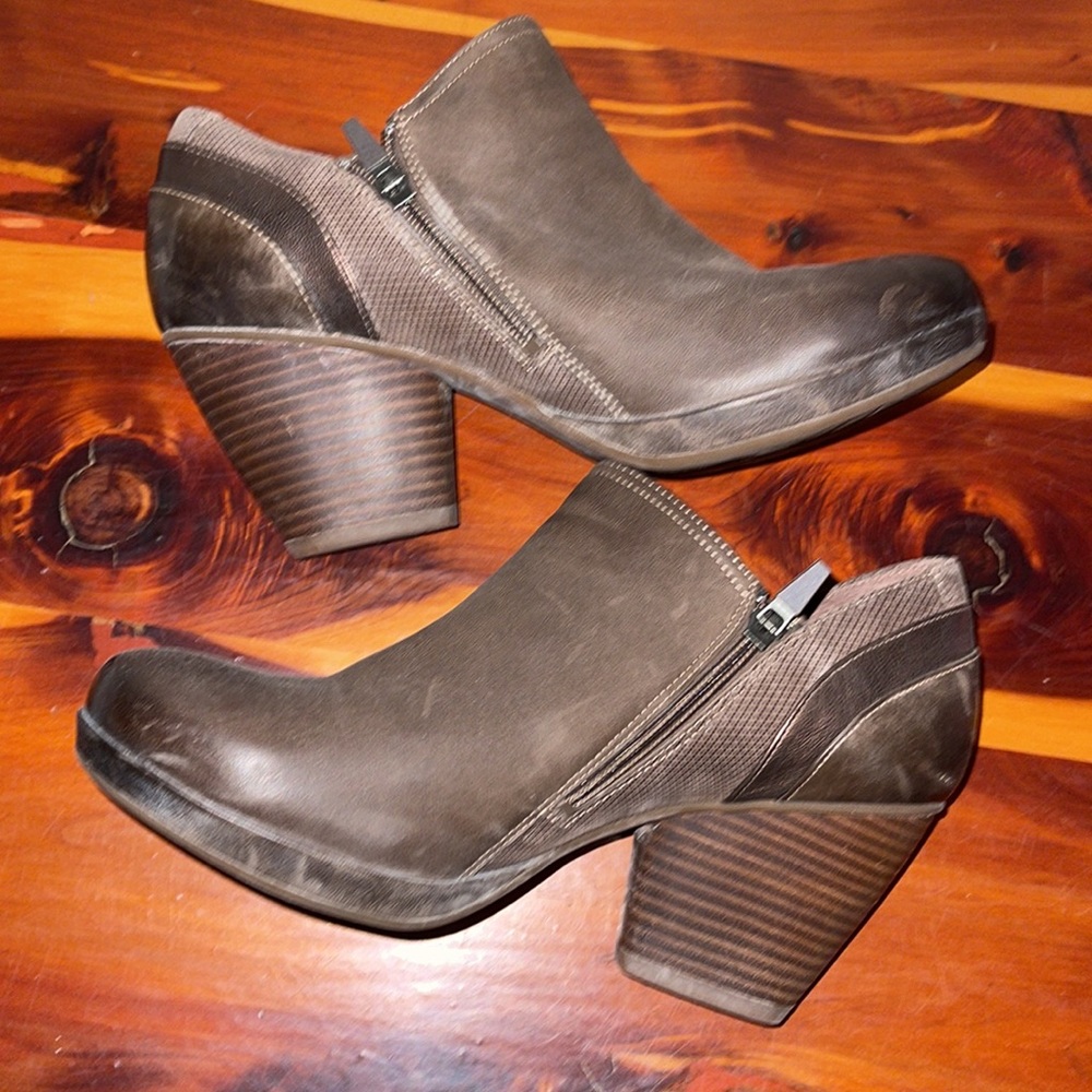 Dansko Marsha Ankle Boot. Rugged Look, With Coppe… - image 3